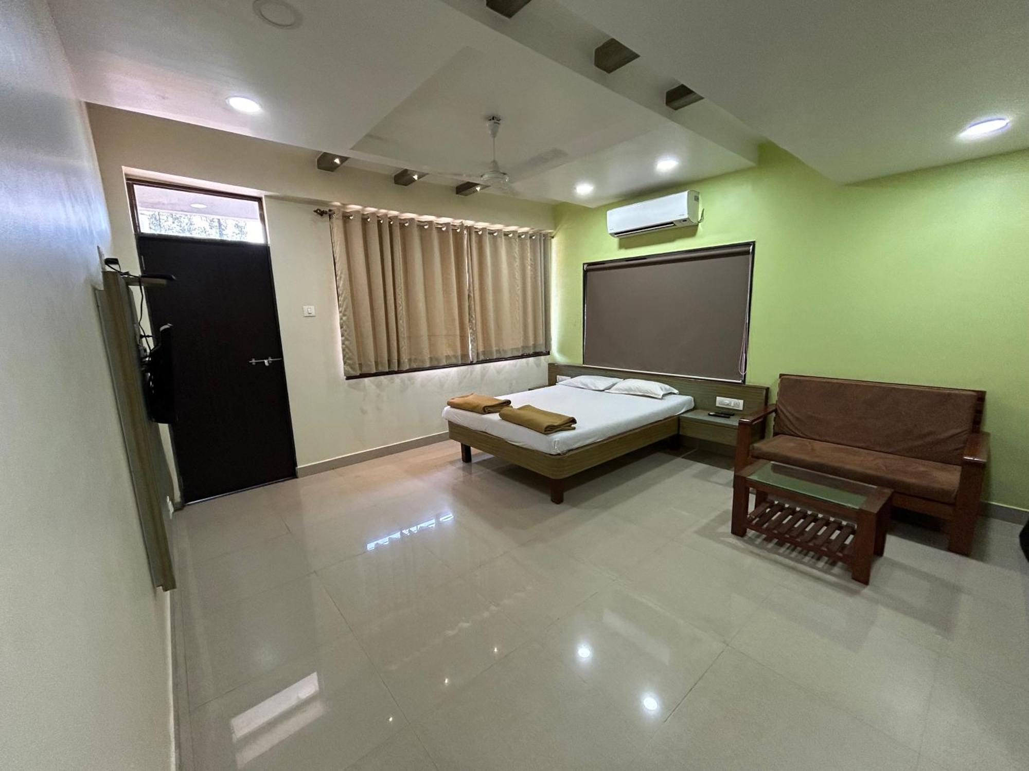 Hotel Aaba'S Gomantak Sawantwadi Extérieur photo